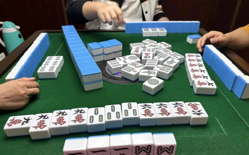 出了一个怪事，如果打麻将三缺一，但凡叫麻将馆老板上场打的话，一般情况下，麻将馆老