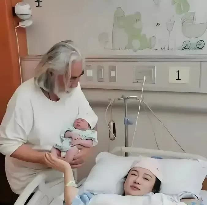 张纪中诉苦，但杜星霖心里更苦:现在嫌压力大，当初生的时候巴不得一年生两个!