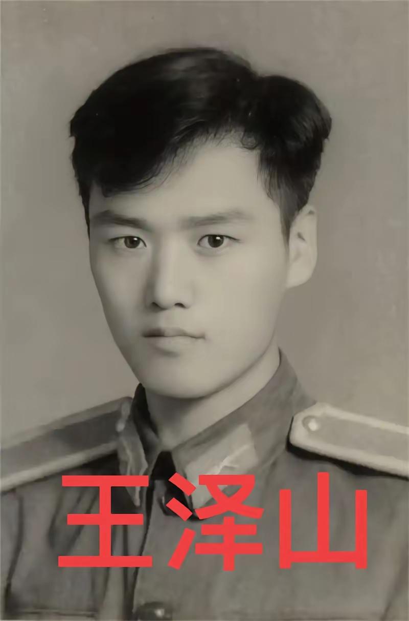 ​​​他用六十载光阴，让古老的火药在新时代重焕惊天动地的光芒。当世界认为传统火药