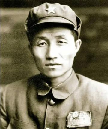 程子华没授衔是个遗憾，但是如果授衔了只授了上将，其实也是个遗憾。49年16个