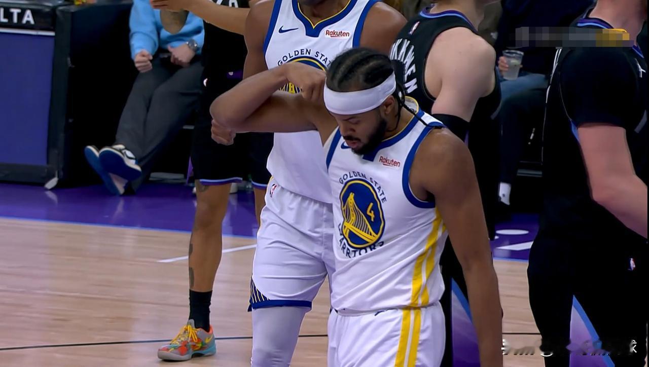 勇士大将穆迪真是闪耀全场！在今天勇士客场以140：124轻取爵士的比赛中，穆迪的