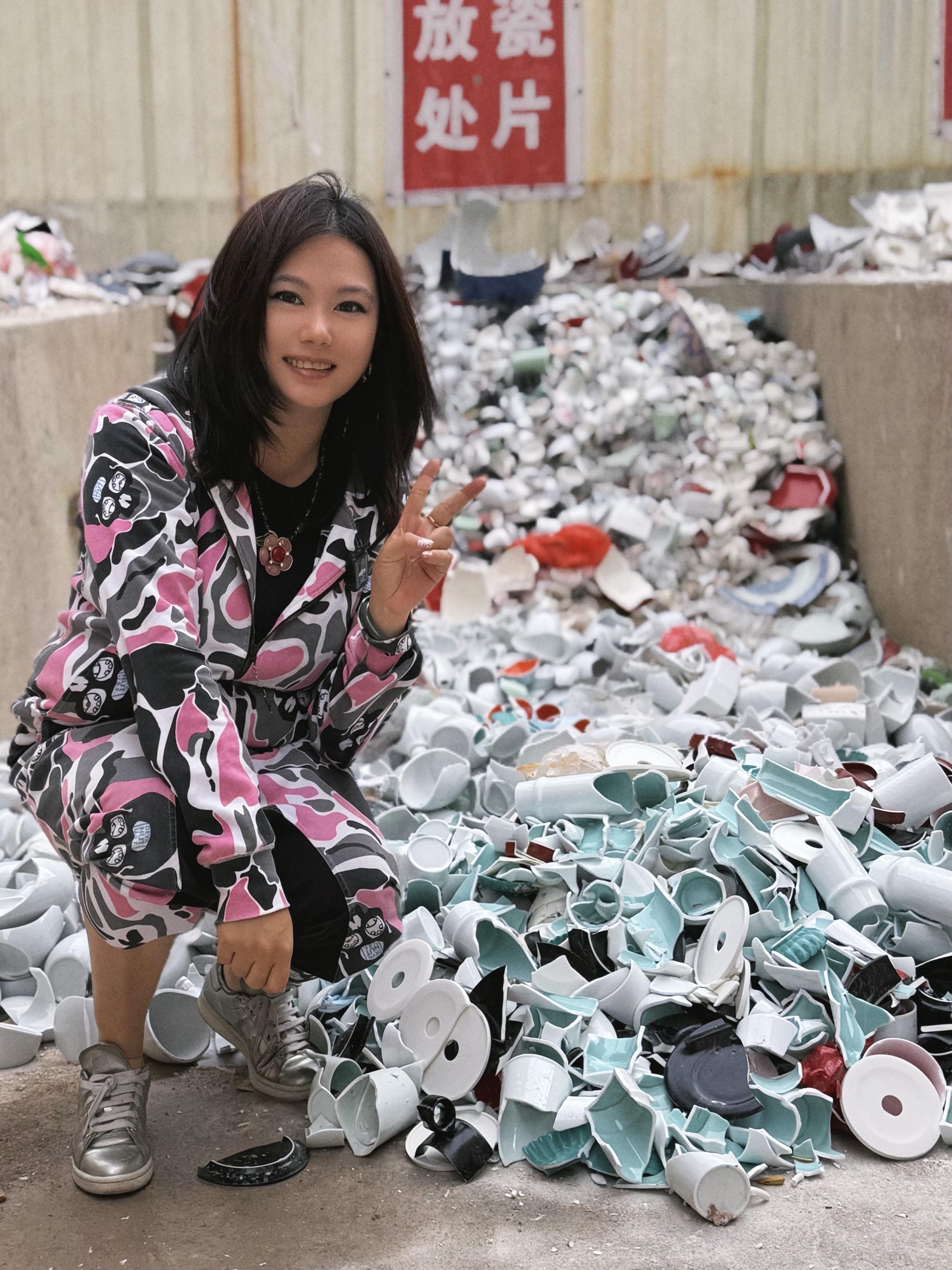 景德镇捡瓷攻略✨废墟里挖宝太上头。谁懂啊！在景德镇废弃瓷厂实现碎瓷自由...