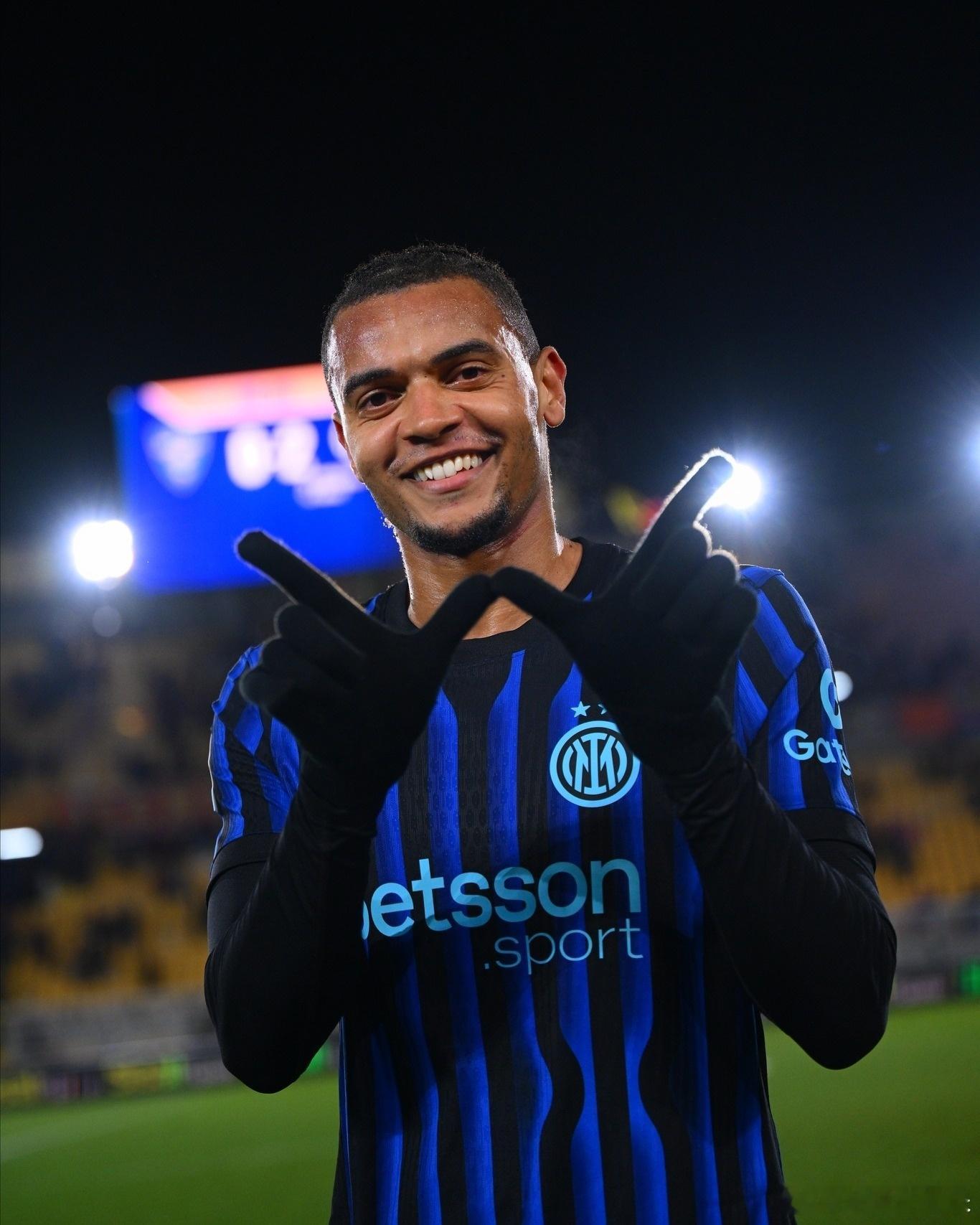 斯基拉：毫无疑问国际米兰肯定会买断阿坎吉，并签约至2028年。国际米兰冬奥会谷爱