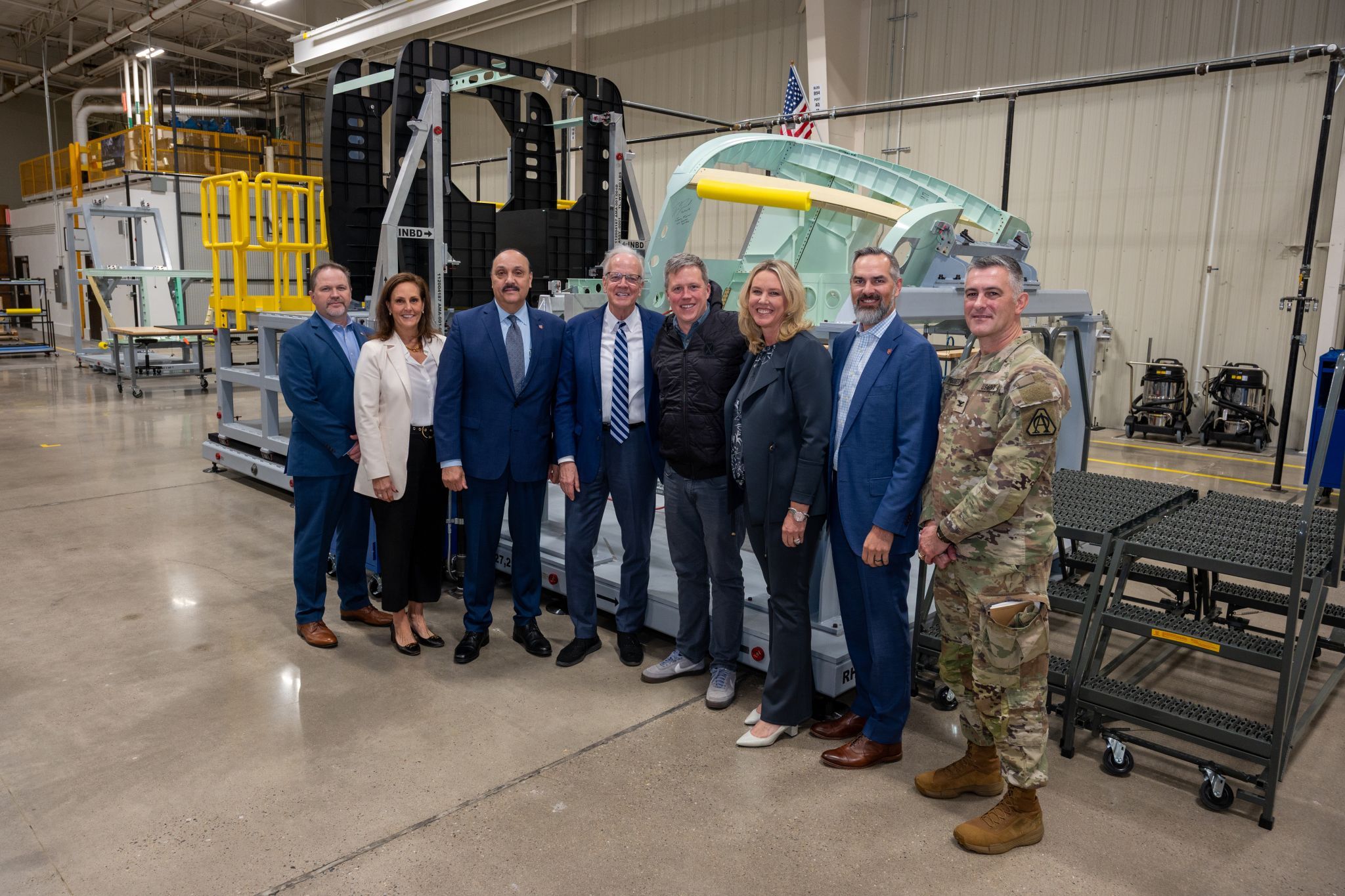 首批六架YMV-75A倾转旋翼机原型机开始组装，MD三等人预计将在2026年底或