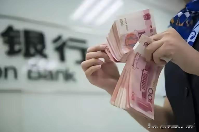 五一还没到，社会上就出现了三个反常现象，风向彻底变了！距离“五一”小长假还有