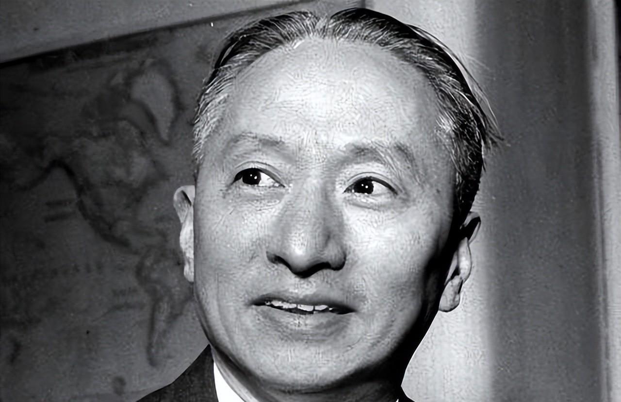 1985年11月14日晚上，顾维钧临睡前像往常一样进浴室洗澡，边洗边与浴室外的严