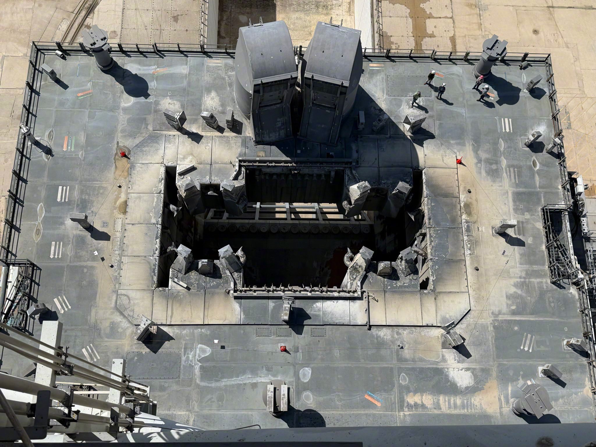 阿尔忒弥斯2号发射后，LC-39B发射台的画面，图源NASA局长贾里德·艾萨克曼