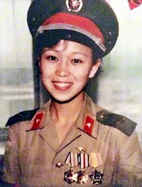 钟惠玲，女，汉族，1965年11月生，云南大理人，1983年入伍，中共党