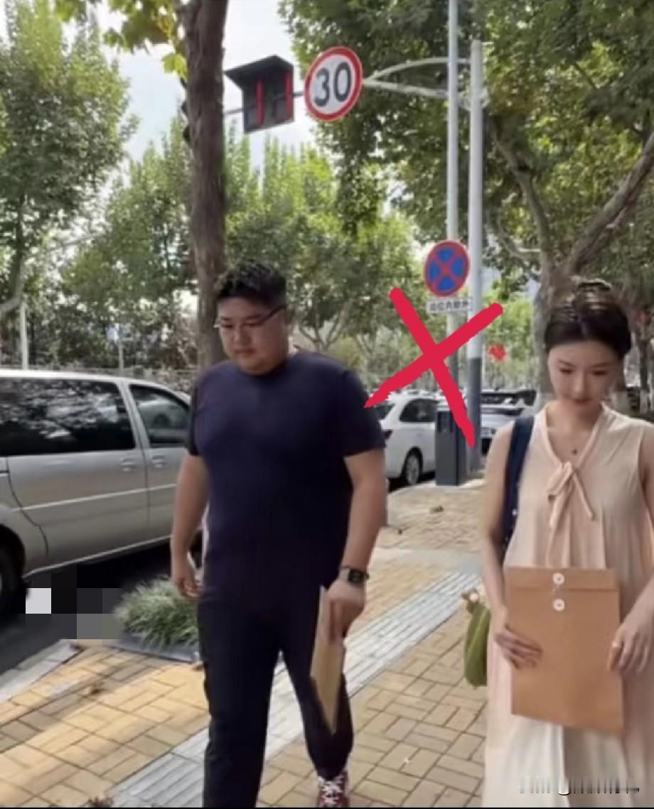 震惊！没有互撕，和平分手但网友炸锅了！有人心疼女方，也有人感慨婚姻不易…