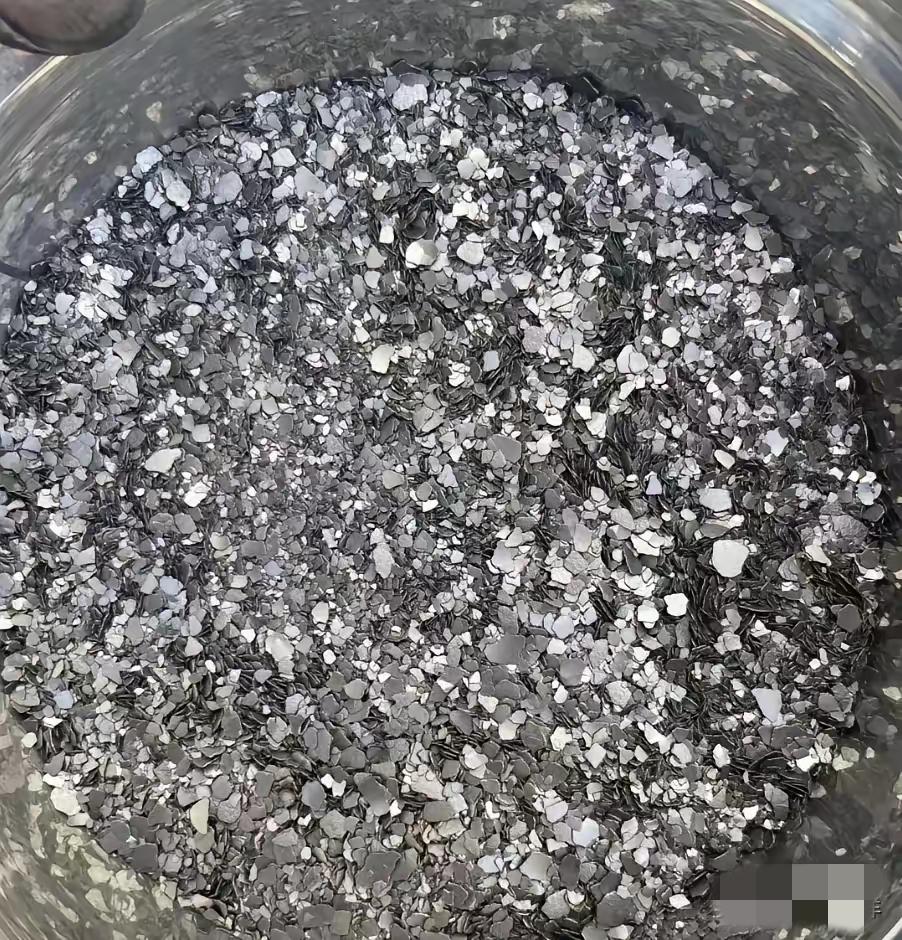 濮耐股份那几个高管现在估计睡不着了。他们怎么也不会想到，因为改了个税则号列，