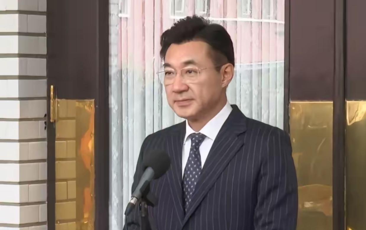 今天（3月31日）​赢得台中市长初选的江启臣自然心情特别好，立马展现格局，不但没