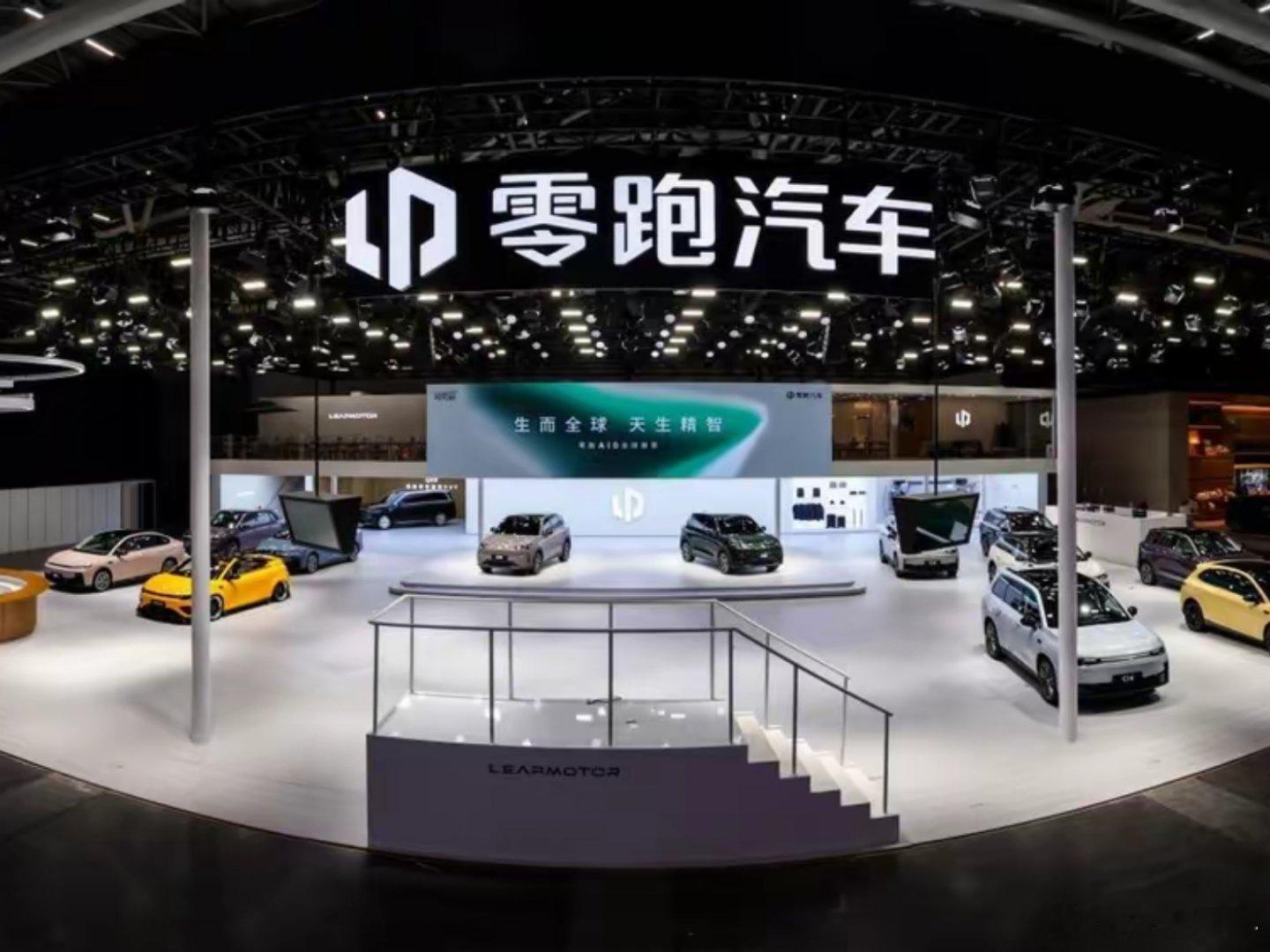 传统头部车企要注意了，零跑明年年销或将超过百万！广州车展正在如火如荼举办，零跑汽