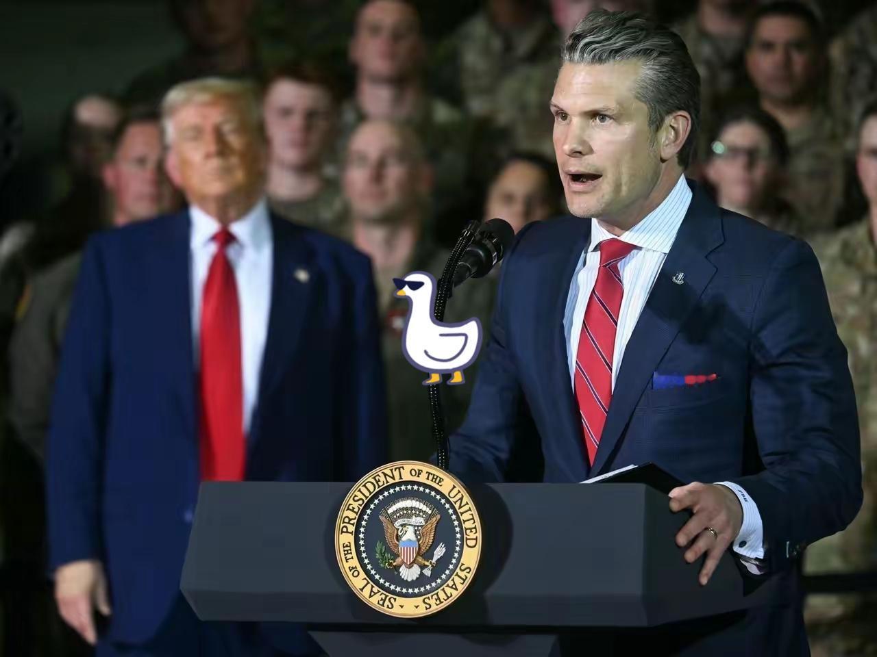美国有两个疯子，我们要小心！美国战争部长赫格塞思在军人大会上公开说：“我们向来