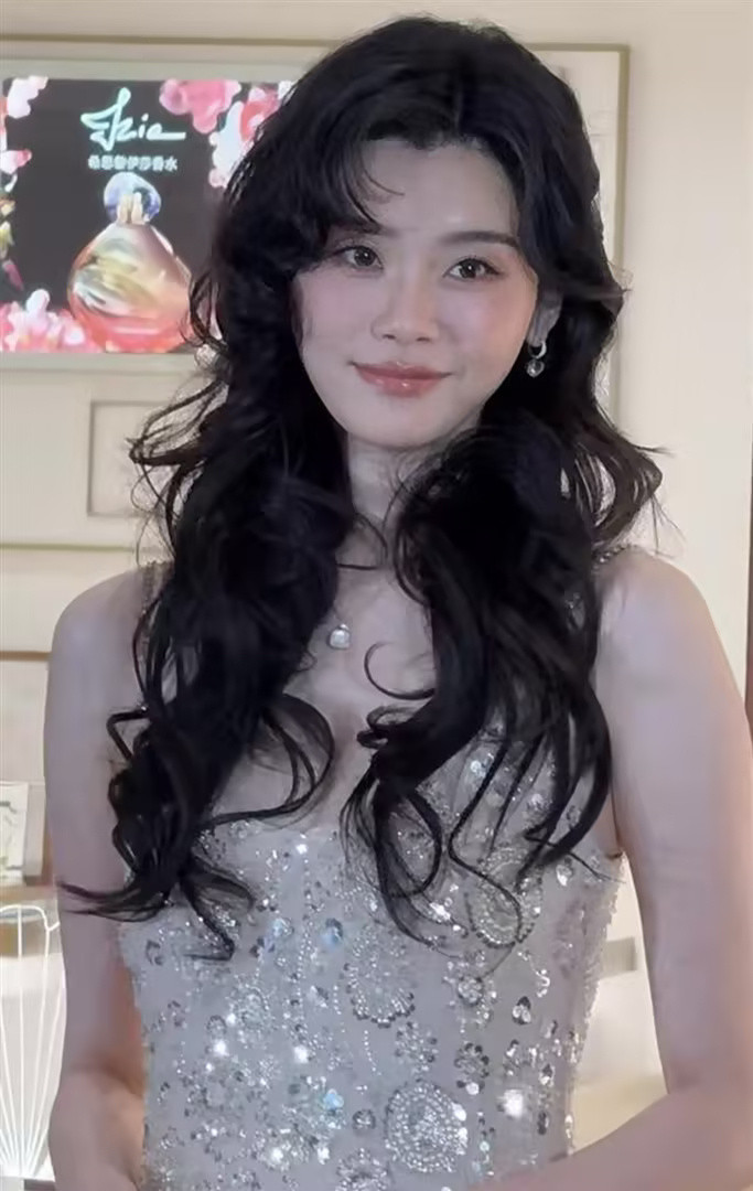 北京这一夜，被珠圆玉润的奚梦瑶惊艳，胖了一圈面相变了很多​​​