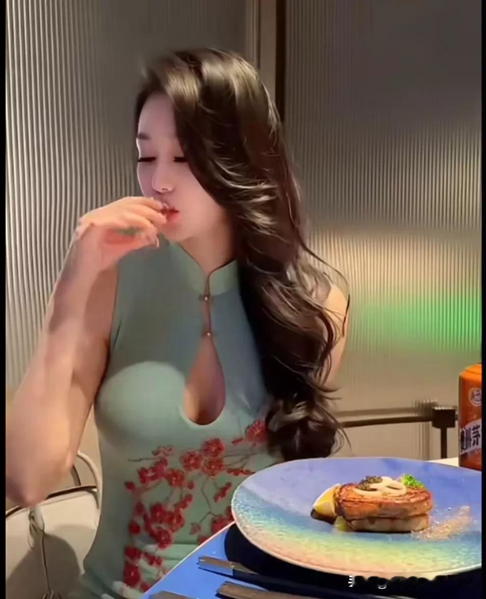 你越撒娇他越上头1.告诉你一个秘密，我和我的身体都很想你。2.舌头能有什么坏