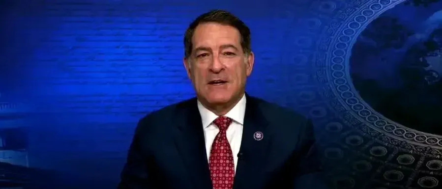 共和党议员突然辞职，背后原因不简单美国政坛地震了！共和党