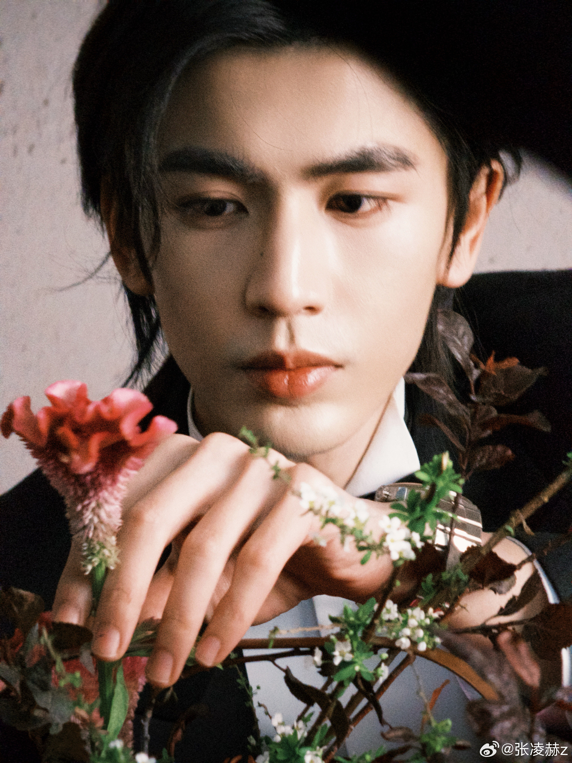 VOGUE时尚之力盛会VOGUE盛典男明星造型出图，你最pick谁的造型张凌赫