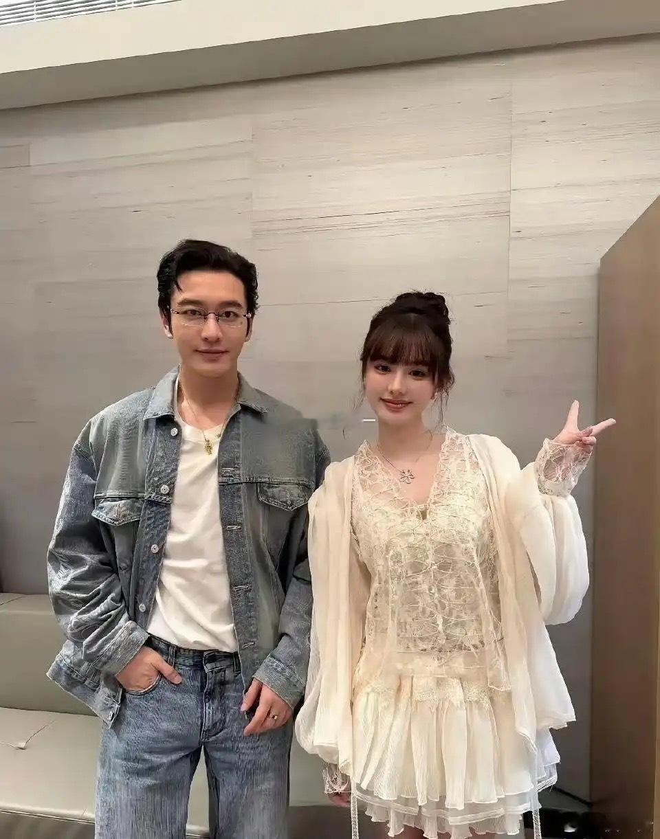 黄晓明的审美真是统一啊，一直喜欢同一个类型的女生