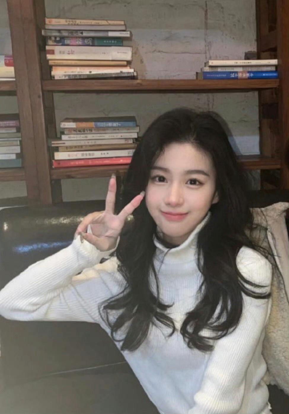 一张包上恩早期当时我是愣也没想到高清镜头下的她竟然比自拍还要漂亮