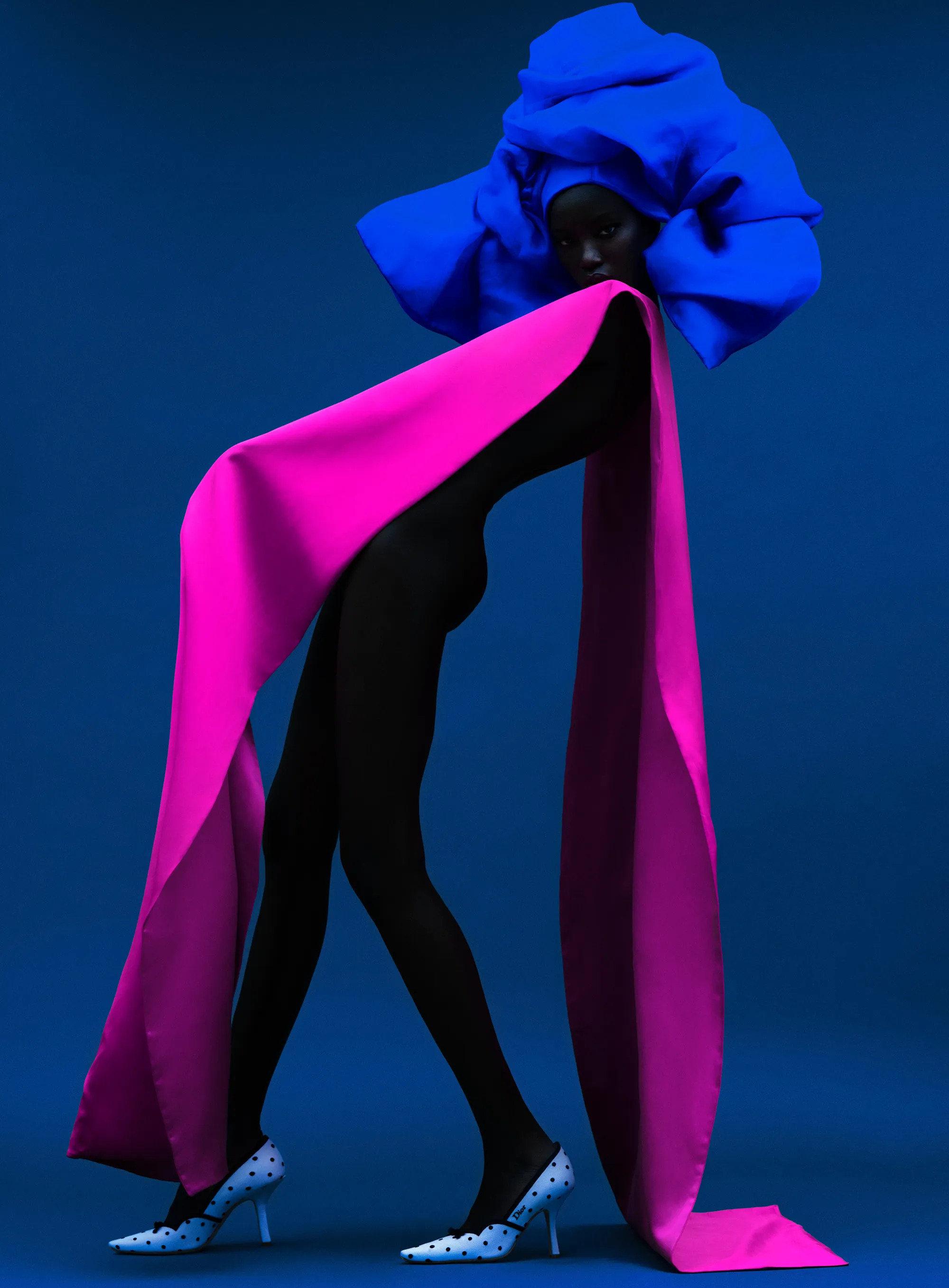 卧槽！太强了！年度超模AnokYai惊艳登上英国《VOGUE》6月刊封面及写真
