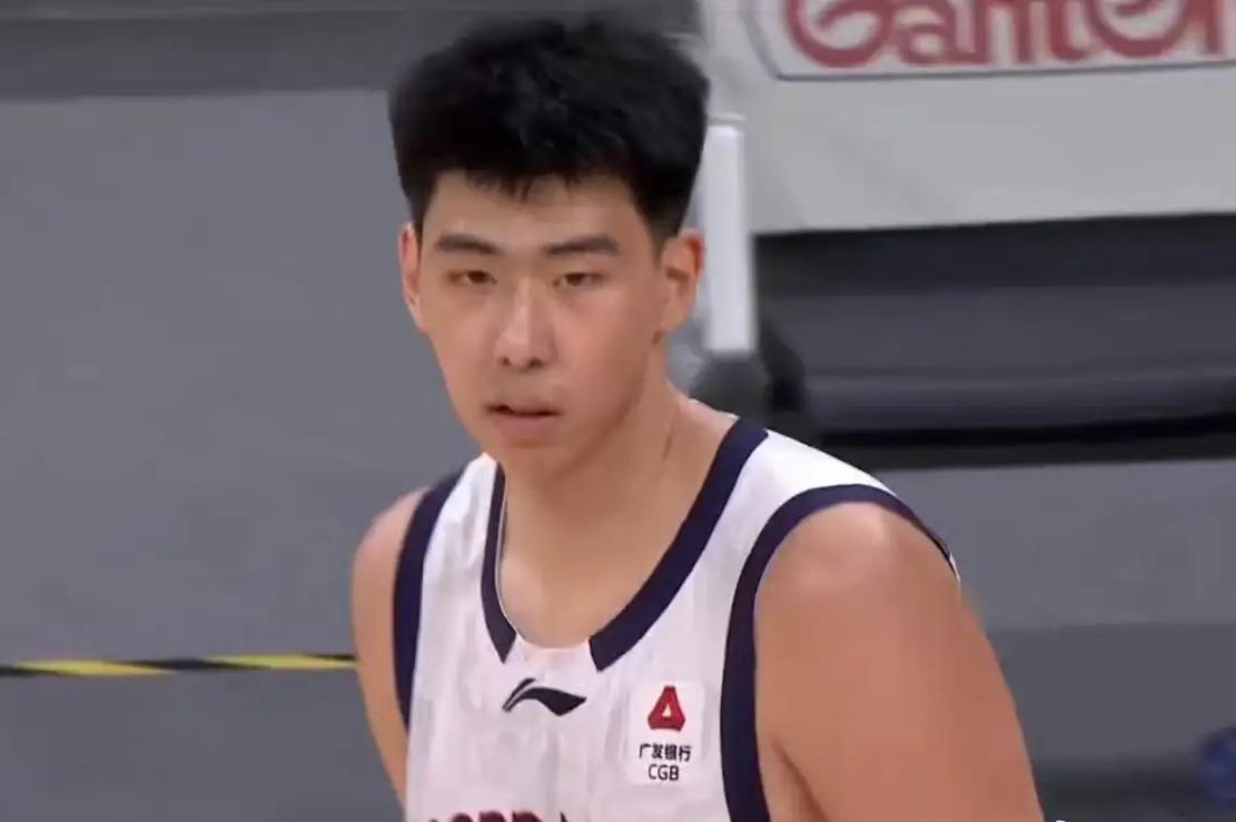 差距越来越大！徐昕与焦泊乔近两个赛季的数据对比！！！徐昕24-25赛季（广