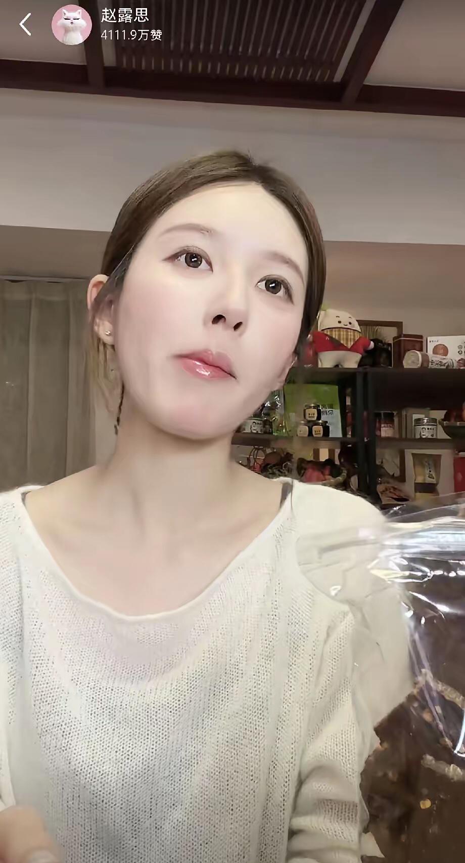 研究了赵露思的助农直播，我后背发凉。她没有声嘶力竭地喊“321上链接”，反而劝