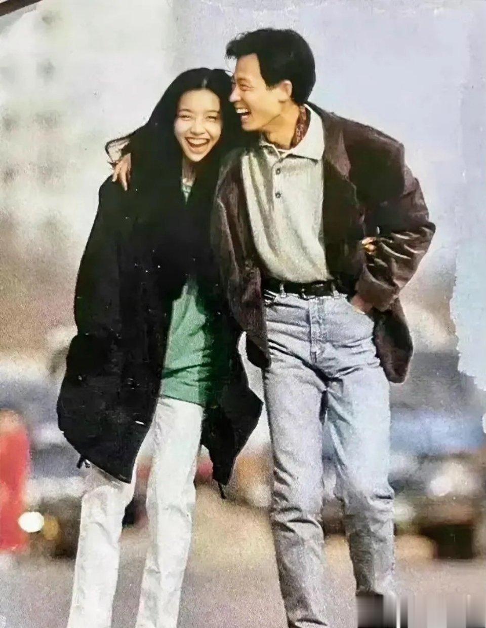 看到江珊王志文，不由感叹：原来每个人的青春只有一次。​网友：这可是我当年磕