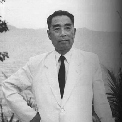 1941年初，中统抓了两个共产党女交通员，连刑具都没用上，只说了一句：“你们秘密