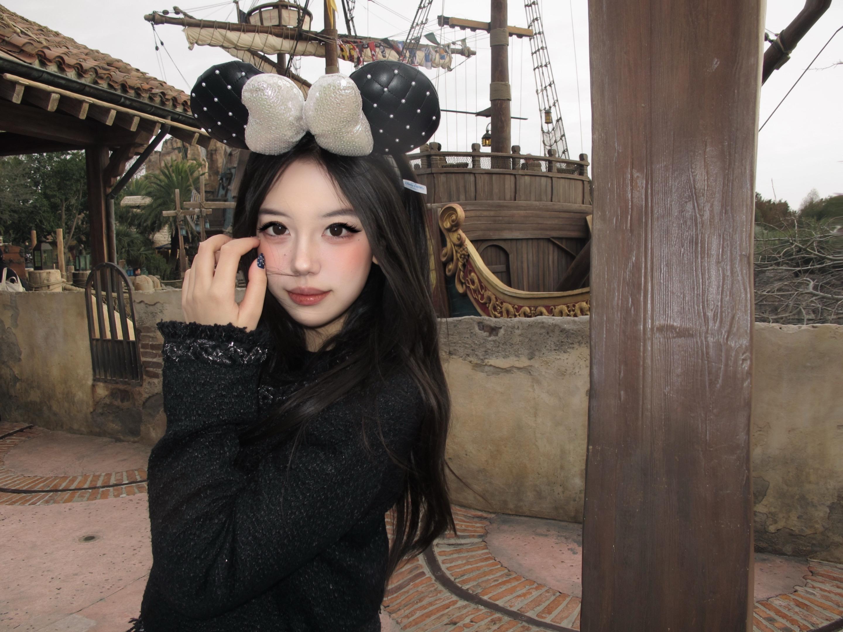 阴天的迪士尼🌧️。