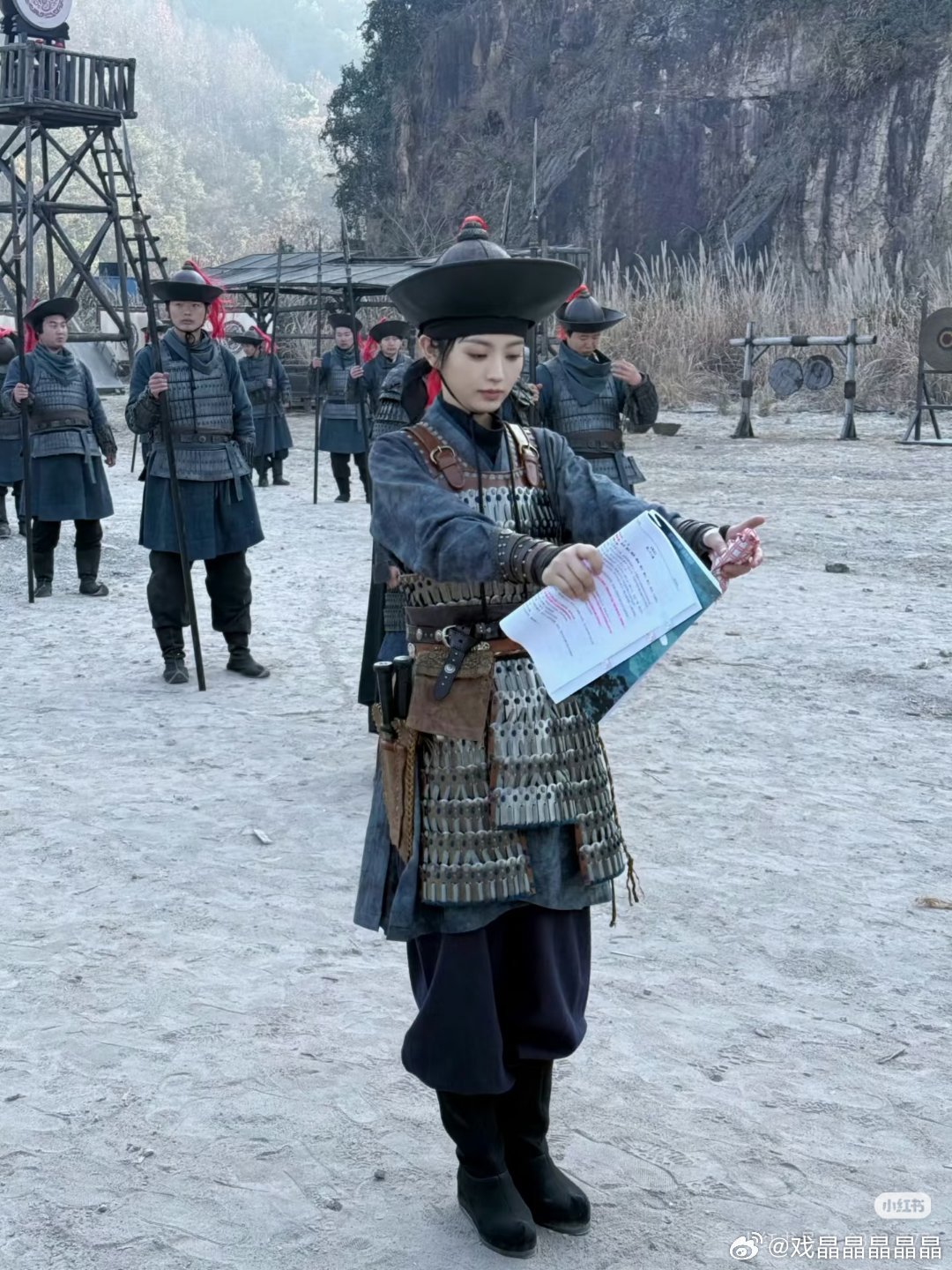 水煮鱼明明不是清朝的故事啊，为什么小兵戴的帽子这么奇怪？好像清朝的帽子。