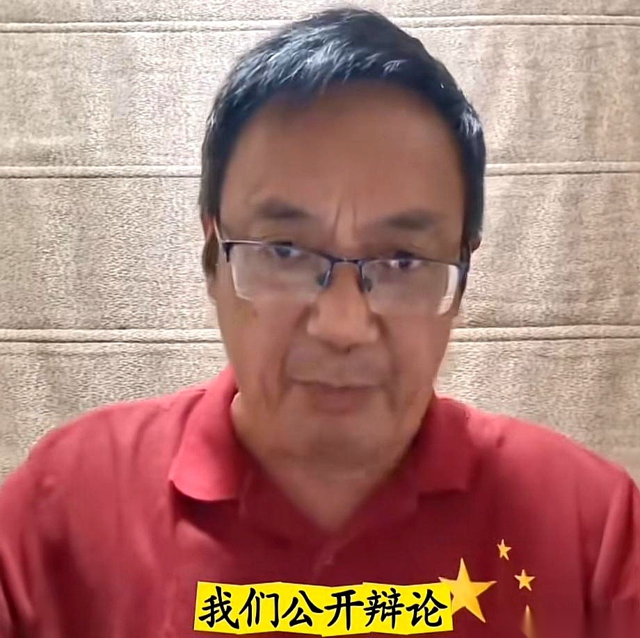 一张要求“全网直播公开辩论”的战书，被汤家凤结结实实地甩到了那位胡姓资深媒体人的跟前。起因很简单，就