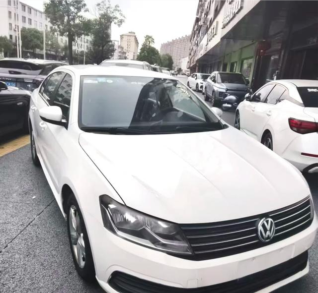 大众朗逸二手车——3万块代步“神车”，但90%的人买错了年份先说结论：朗逸二手车是2026年最值得买