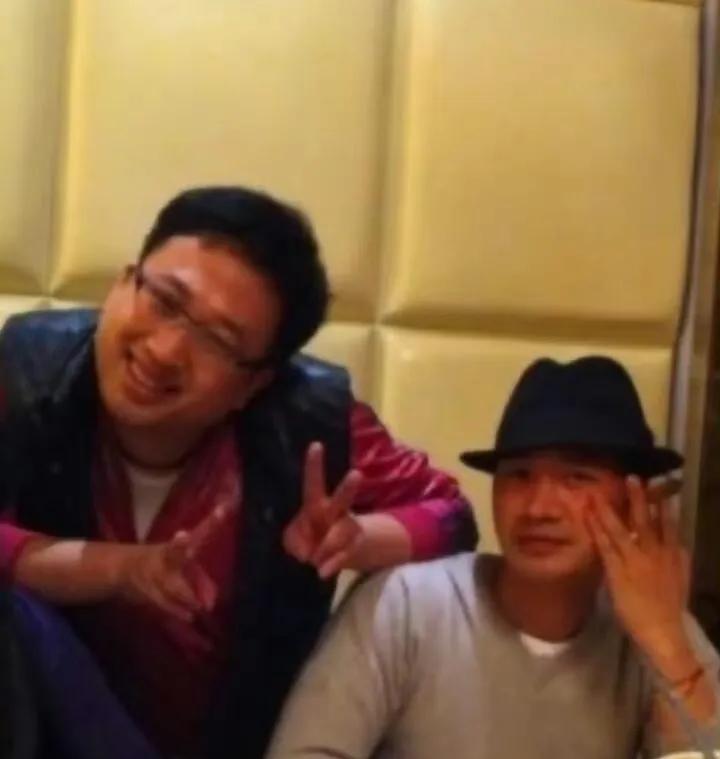 最近娱乐圈可太热闹，许凯出轨风波最后竟以于何CP话题收尾。而何晟铭在这波热度里的