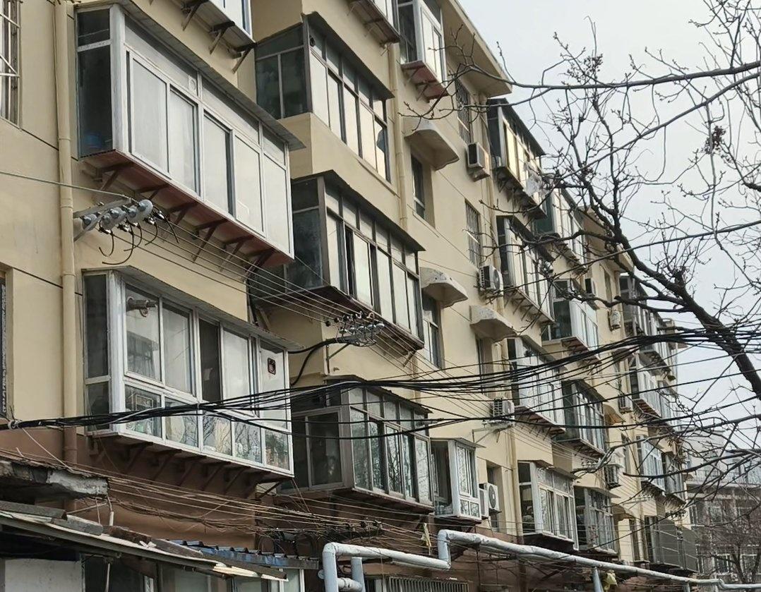 ​​近日，山东济南多位居民向中国交通广播反映，位于历城区工业北路原260号的“气