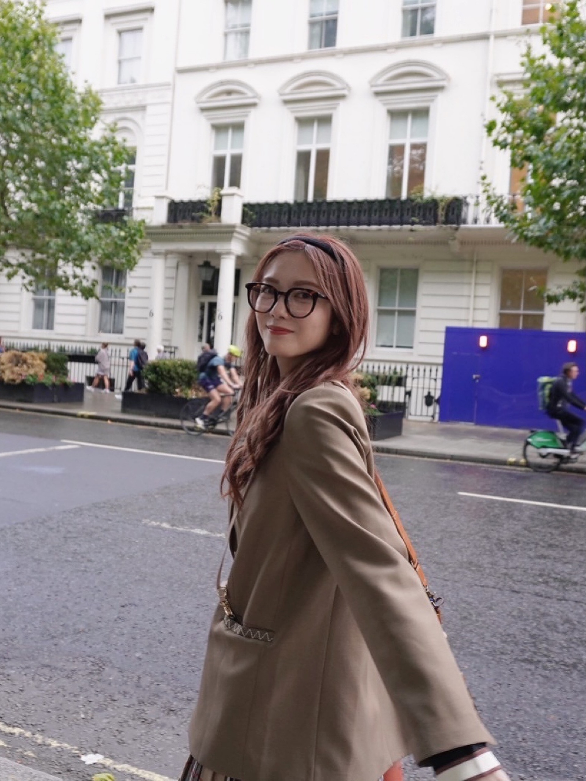 田村保乃「イギリス旅！！！🇬🇧♡チェックのスカートとメガネはノッティング・ヒ