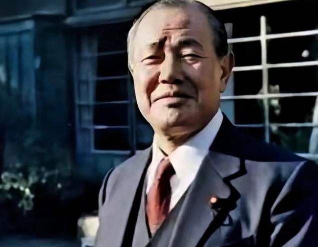 最近圈子里都在传一句话：日本现在最慌的，其实不是航母下饺子，也不是火箭炮射程，而