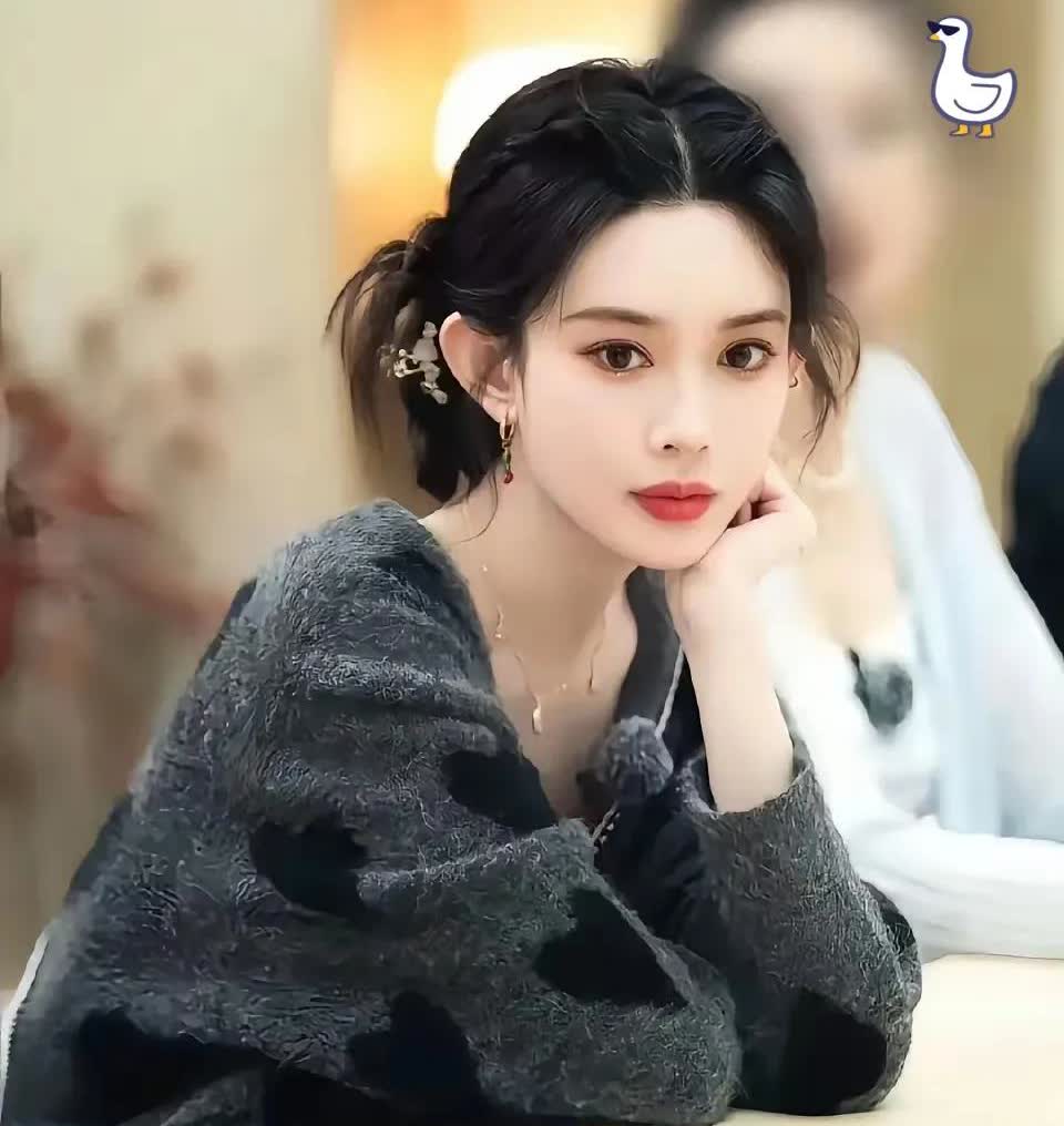 知道吴宣仪家有钱知道虞书欣家有钱万万没想到，比她们更有钱的居然是​孟