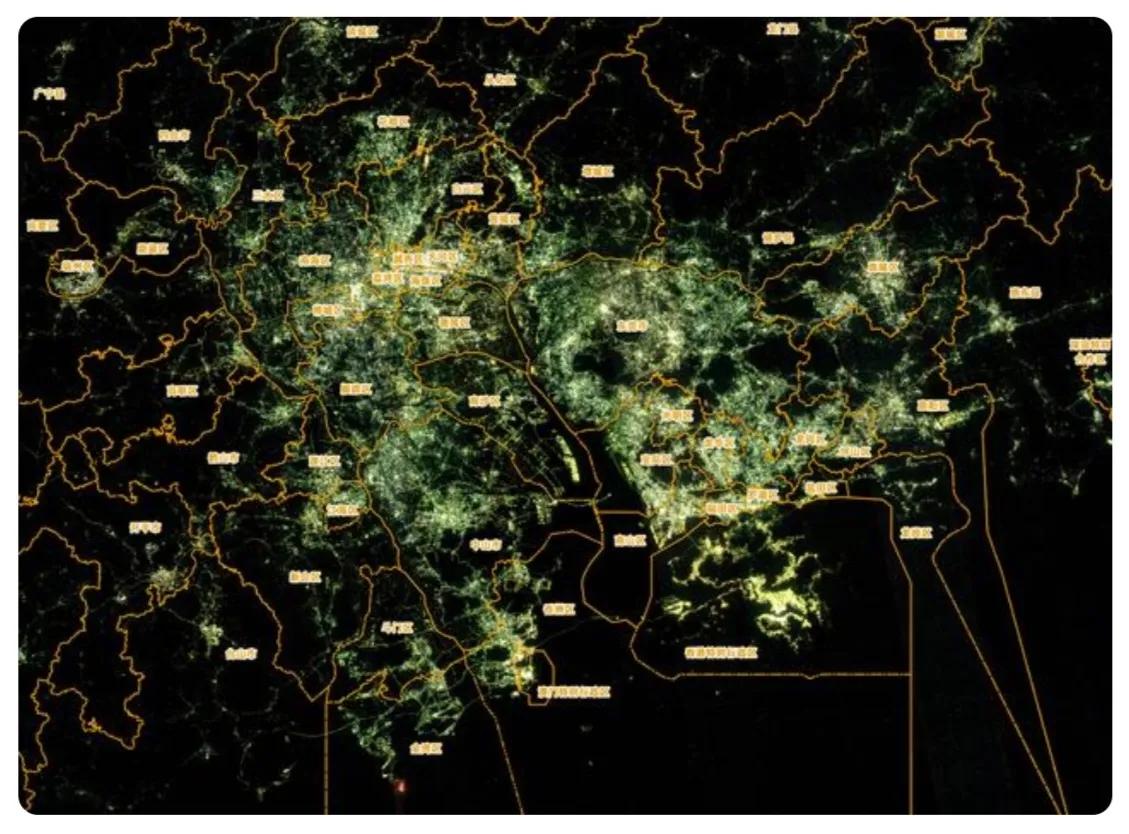 粤港澳大湾区11城夜间灯光图，精细到各个区。东莞、佛山的灯光不输广佛！广东第五城