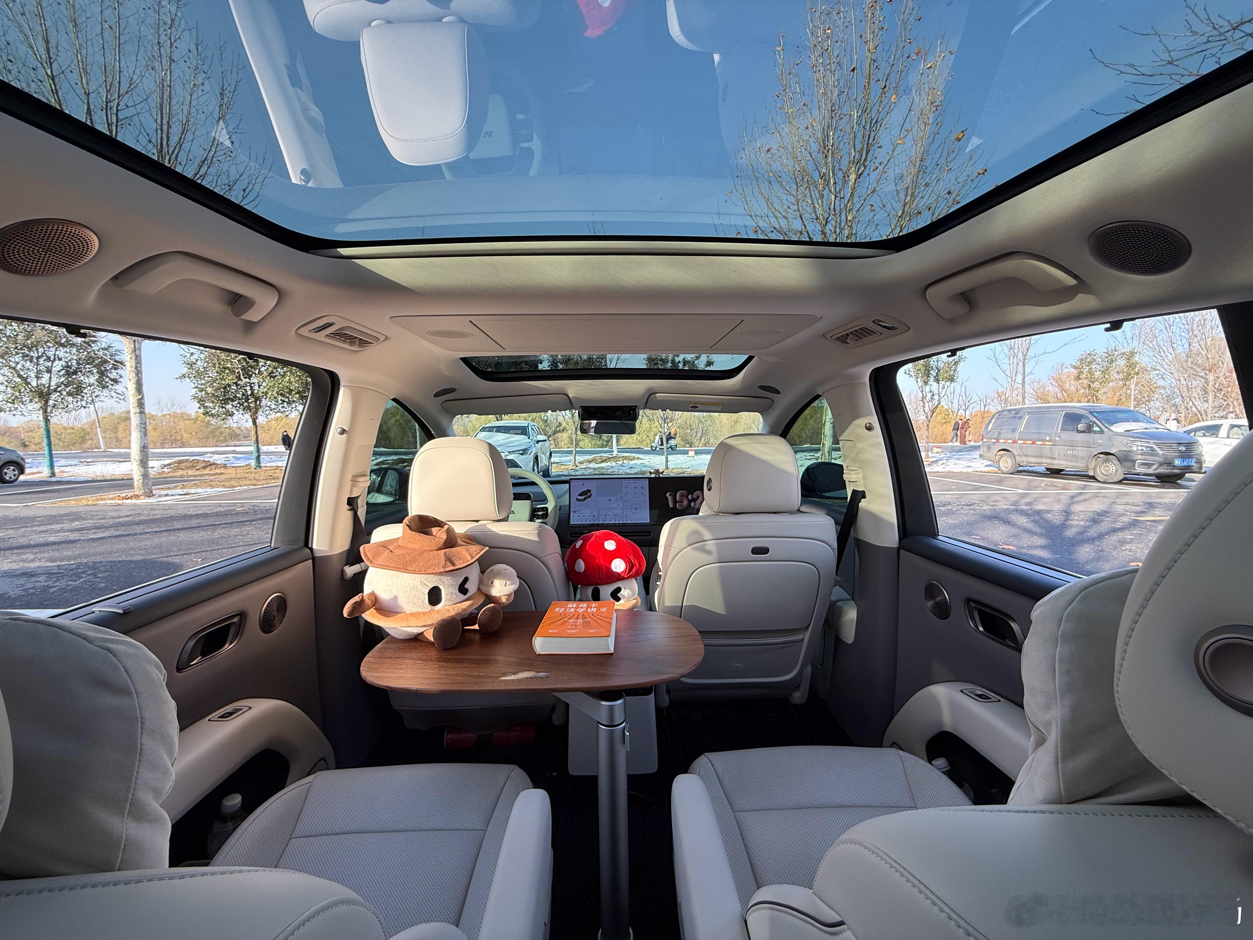 理想i8这个大桌板已经给大家品鉴了！优点：1、使用场景丰富2、做工好、有份量3、