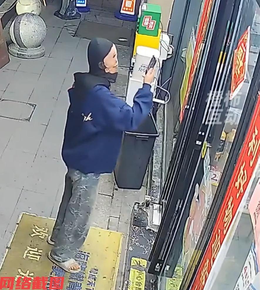 湖南永州有三名年轻人，选择了蒙面抢劫无人便利店。这事说起来还是有点不可思议，