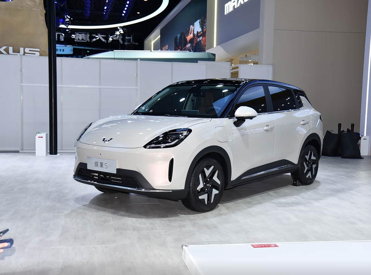 六七万想买纯电车代步，缤果S还是极狐T1？ 随着生活条件改善，越来越多的家庭