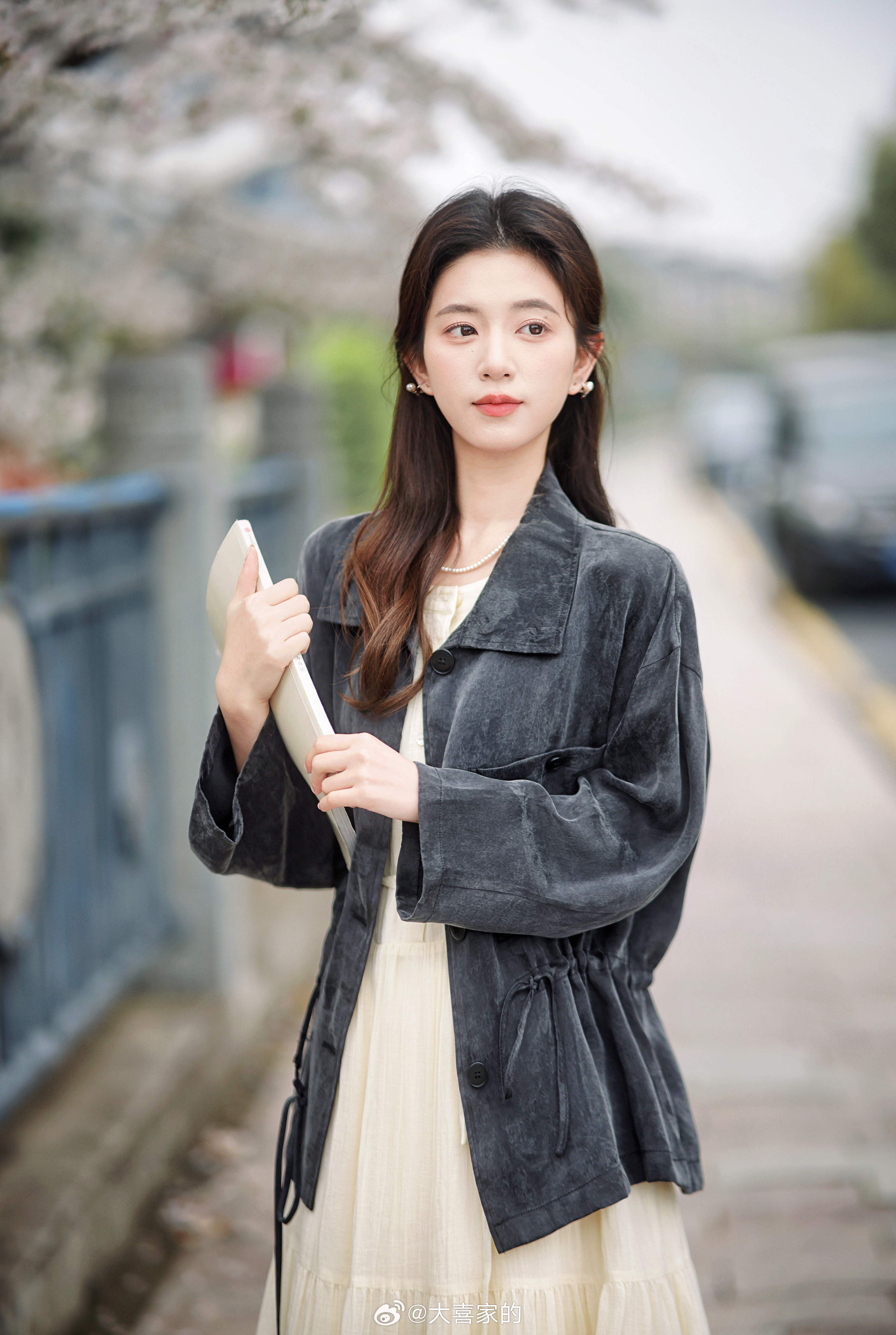 这件防晒！巨轻盈！是粒粒会震惊的程度天丝*人丝/模拟铜氨丝质感有哑光光泽触感茸