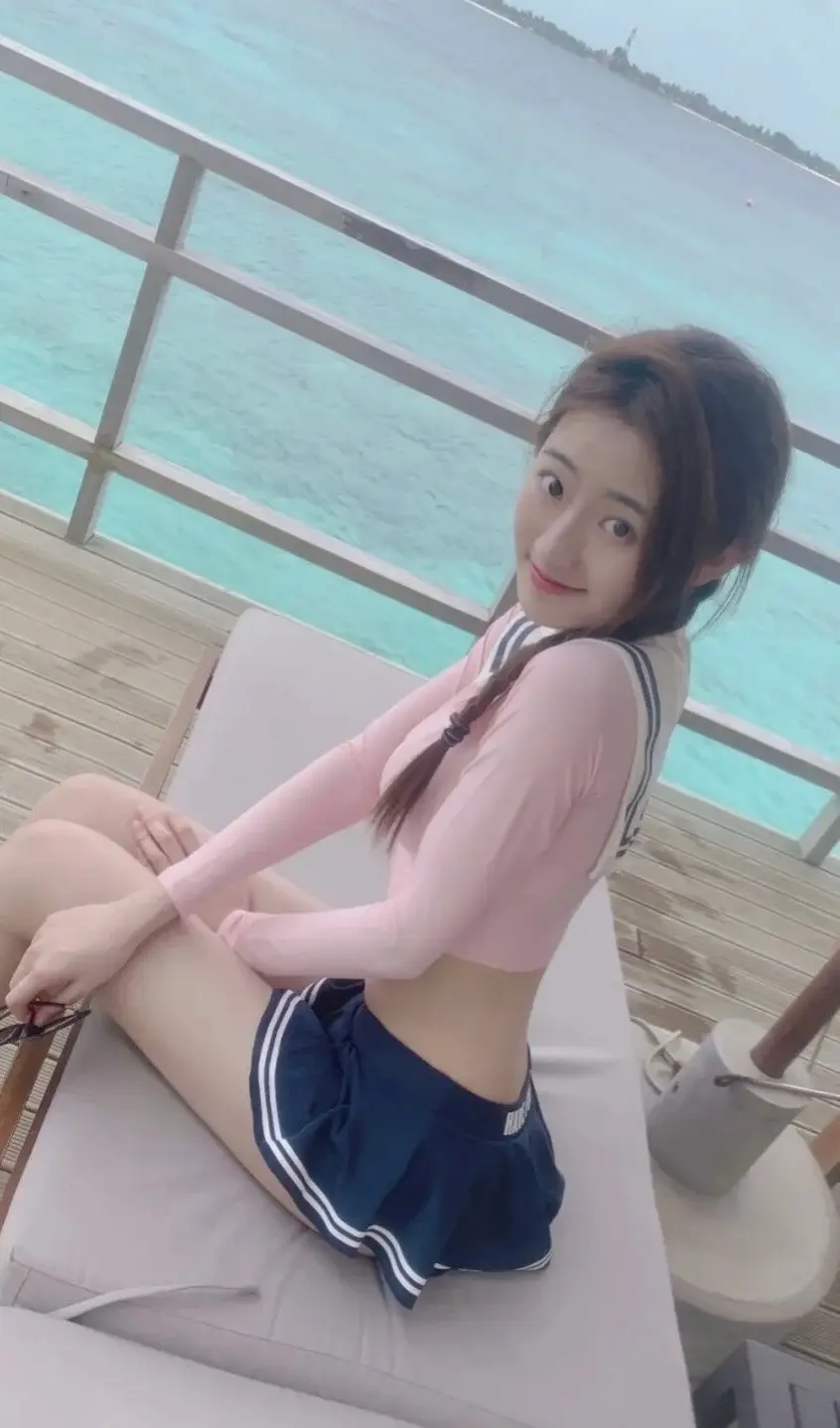 杨雨潼 粉嫩大长腿