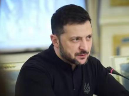 “乌克兰不会输掉这场战争！”泽连斯基看起来是底气十足，但是明眼人大概率都能看出来