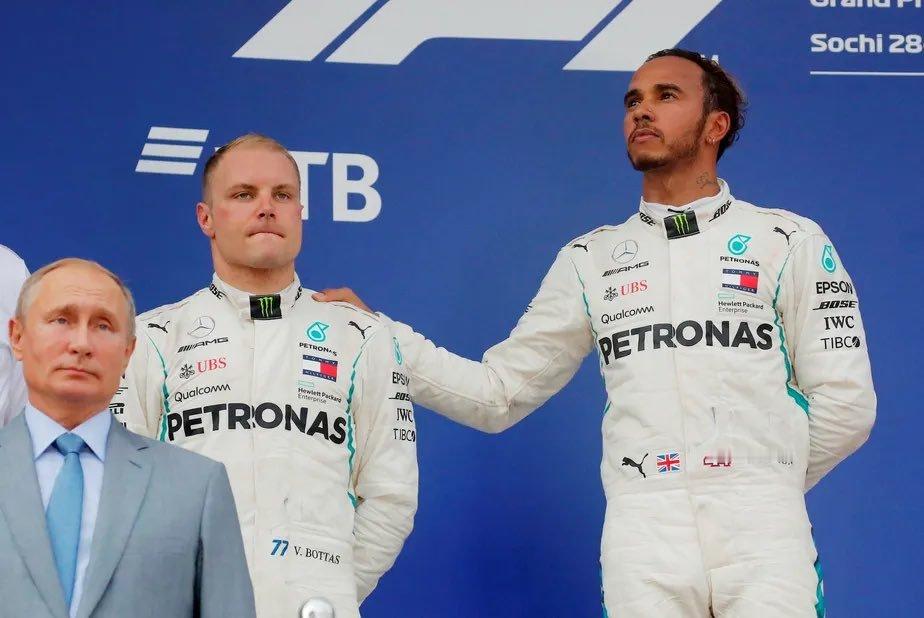 F1一个来自梅赛德斯的事实：2017年，博塔斯面对3冠王汉密尔顿，前14