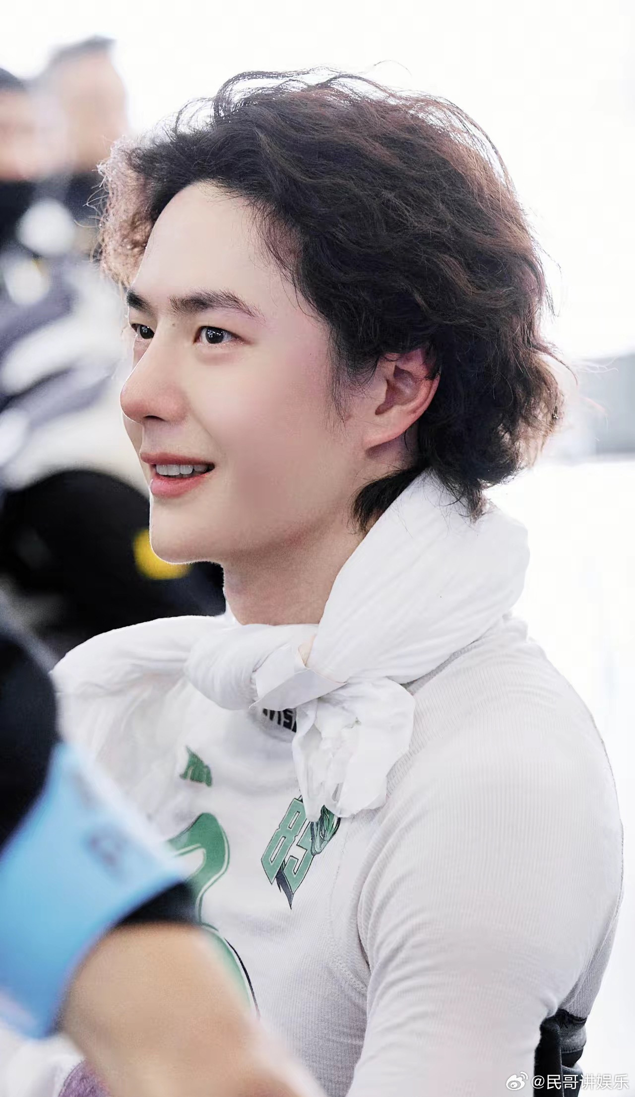王一博85号赛车被碰撞导致车胎冒烟漏气，明确定性为“对方超车失误”！Uno车队发