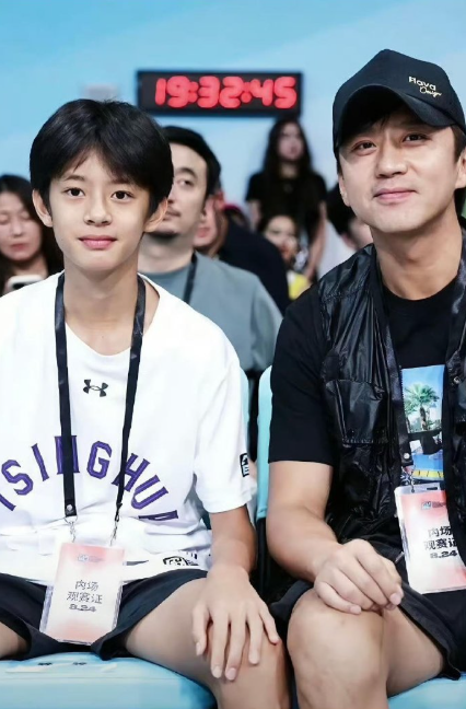 “魔丸”邓超生了个“灵珠”儿子!看清长相，网友：偶像剧男主有脸了邓超和孙俪的