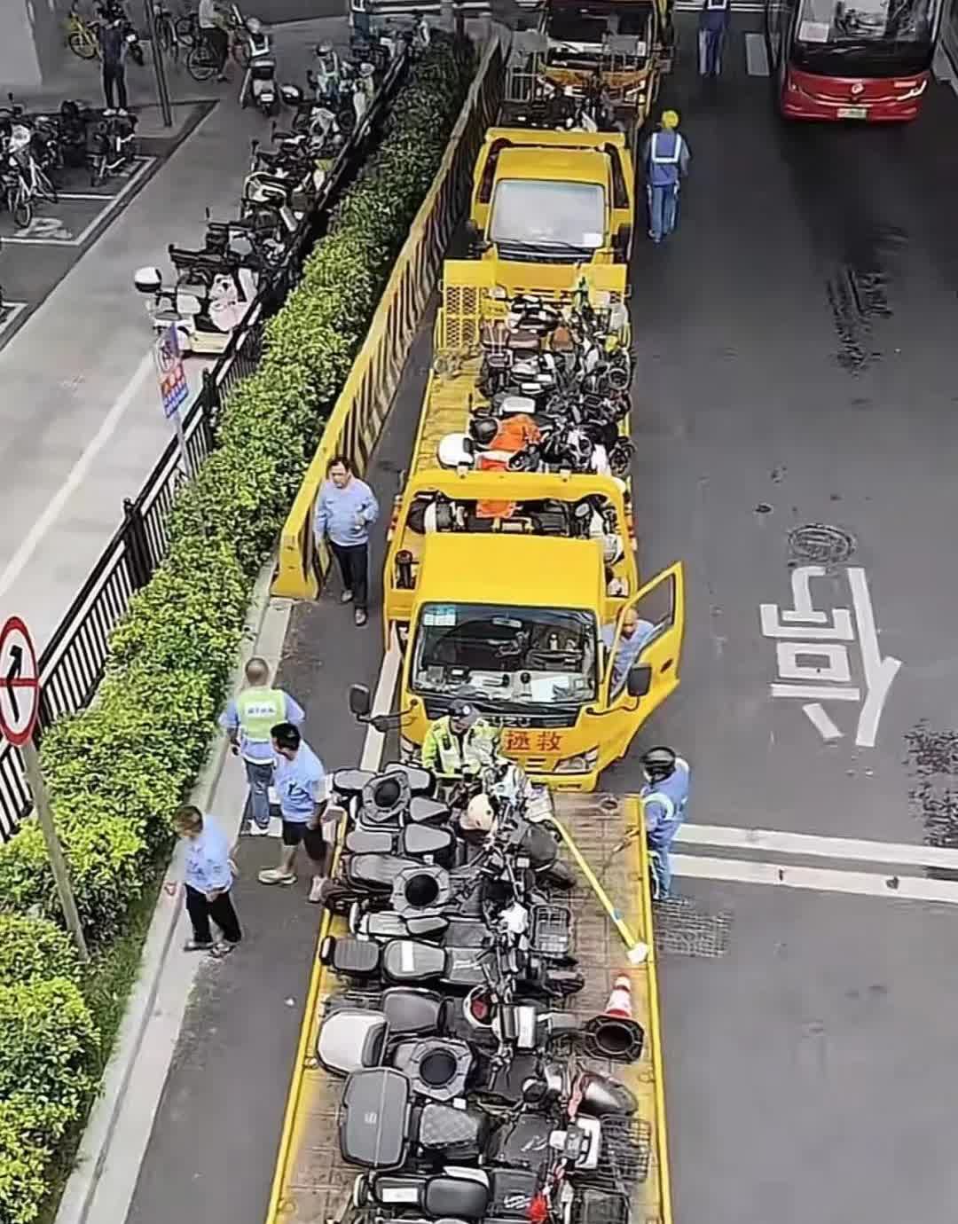 全运会快到了，广州开始整治电鸡了。牛去上班了，下班后发现马没了。这次的力