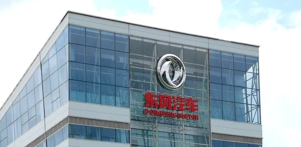 东风长安这出商战变儿戏，看得人直拍大腿！说好的抱团取暖剧本，硬是被长安演成了单飞