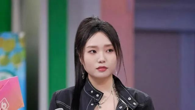 李雪琴暴瘦20斤亮相《你好星期六》紧致皮肤惊艳全网,网友却吐槽:土气难改?